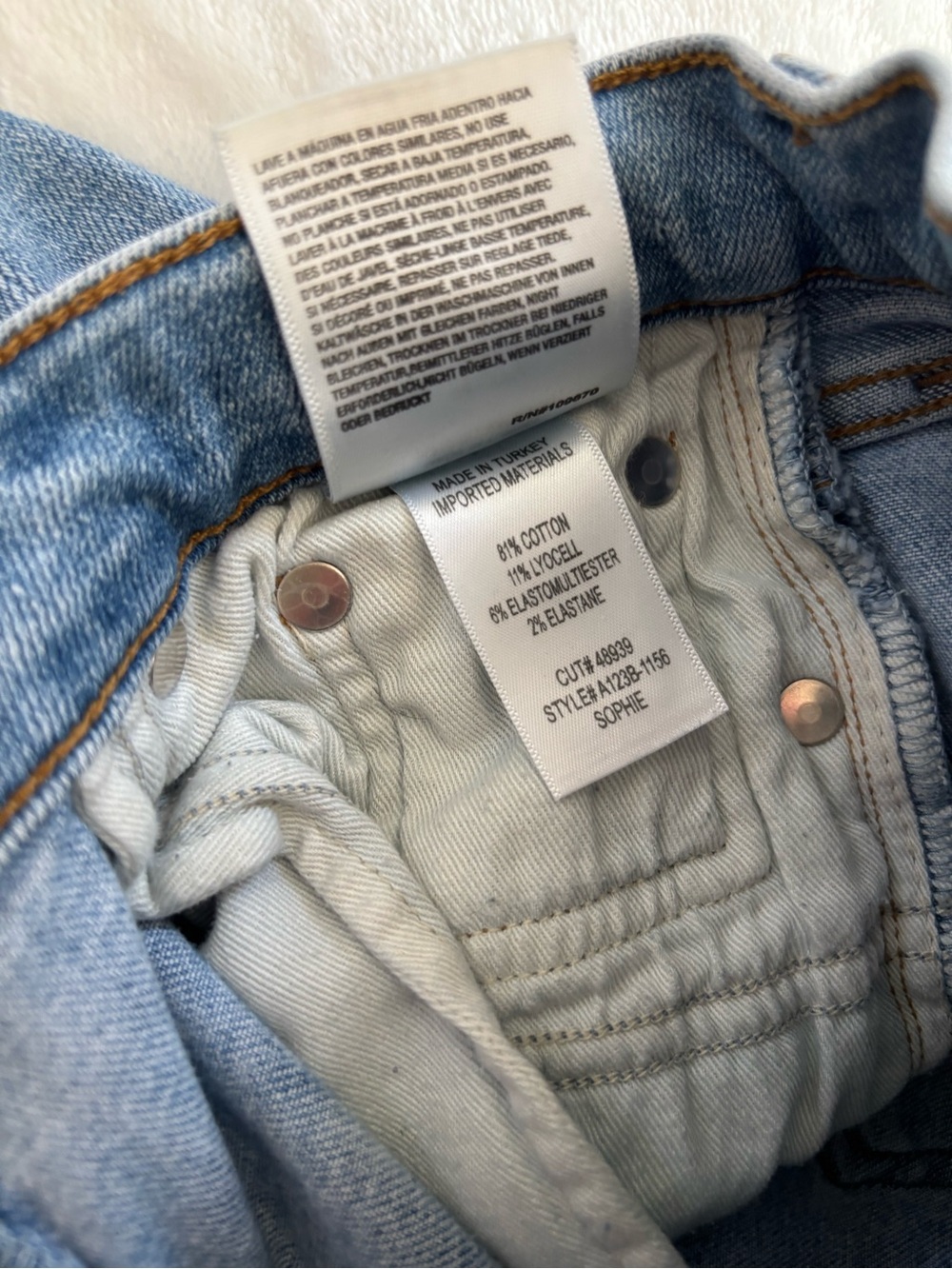 Aritzia Agolde distressed skinny jeans - Picture 8 of 8